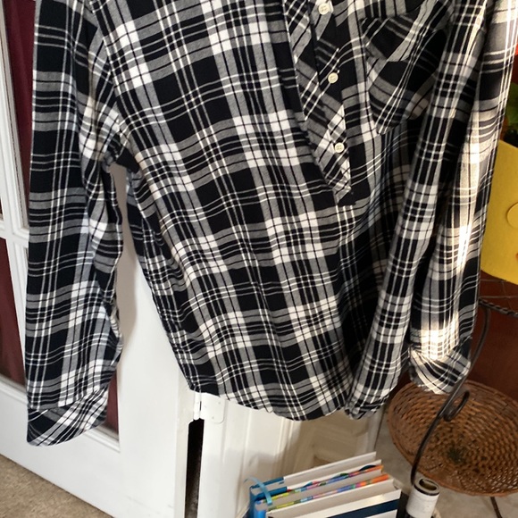 GAP Small Black & White Plaid Long Sleeve Shirt - Picture 7 of 7